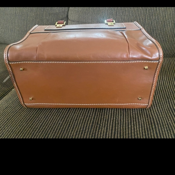 Chloe - Picture 3 of 11